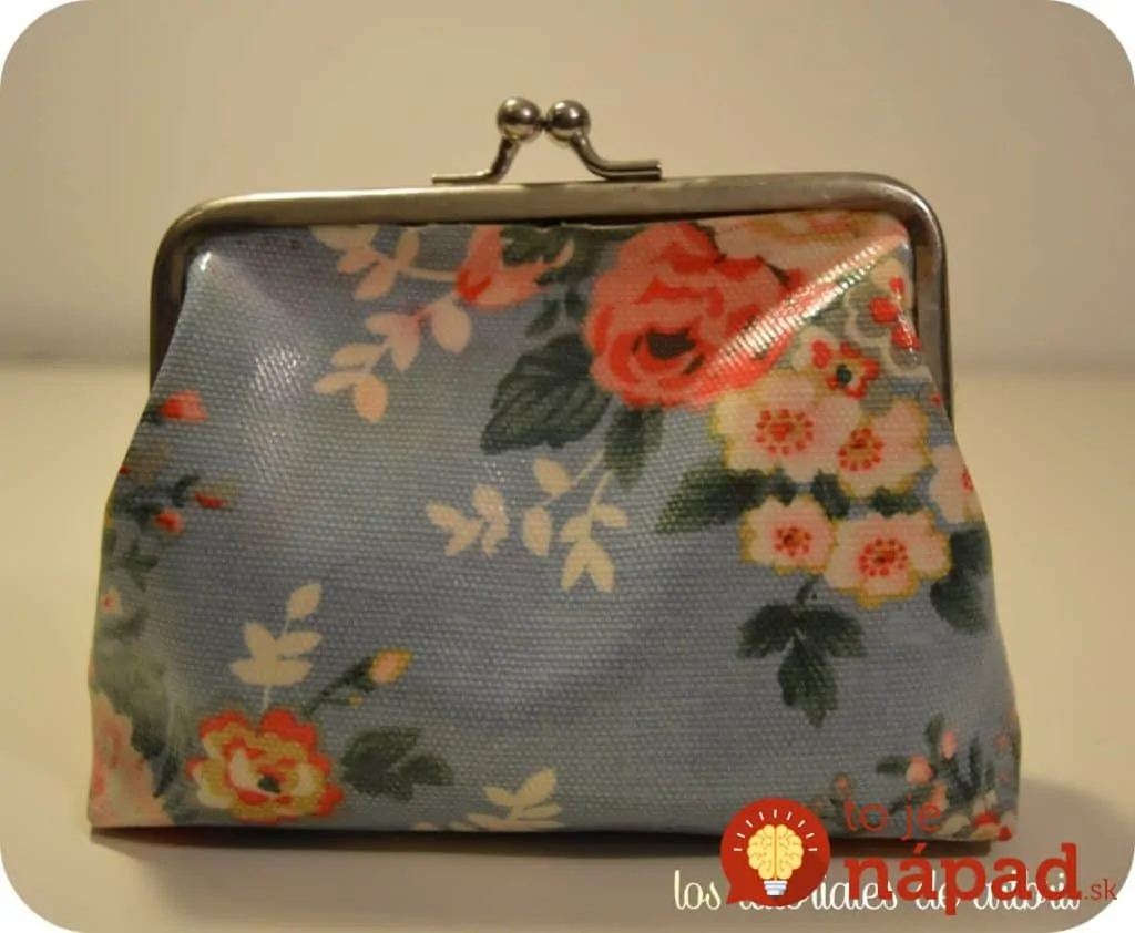 como plastificar tela con forro de libro 7