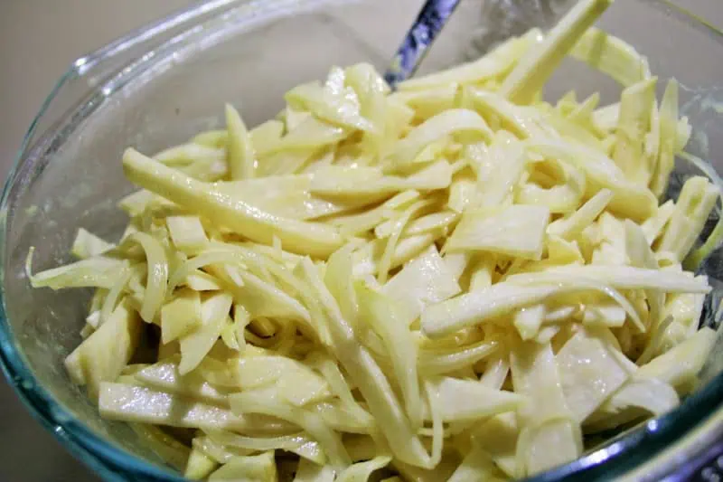 Neustále naberáte na váhe, bolia vás kĺby a máte vysoký cholesterol? Odpoveďou môže byť táto ZABUDNUTÁ zelenina!