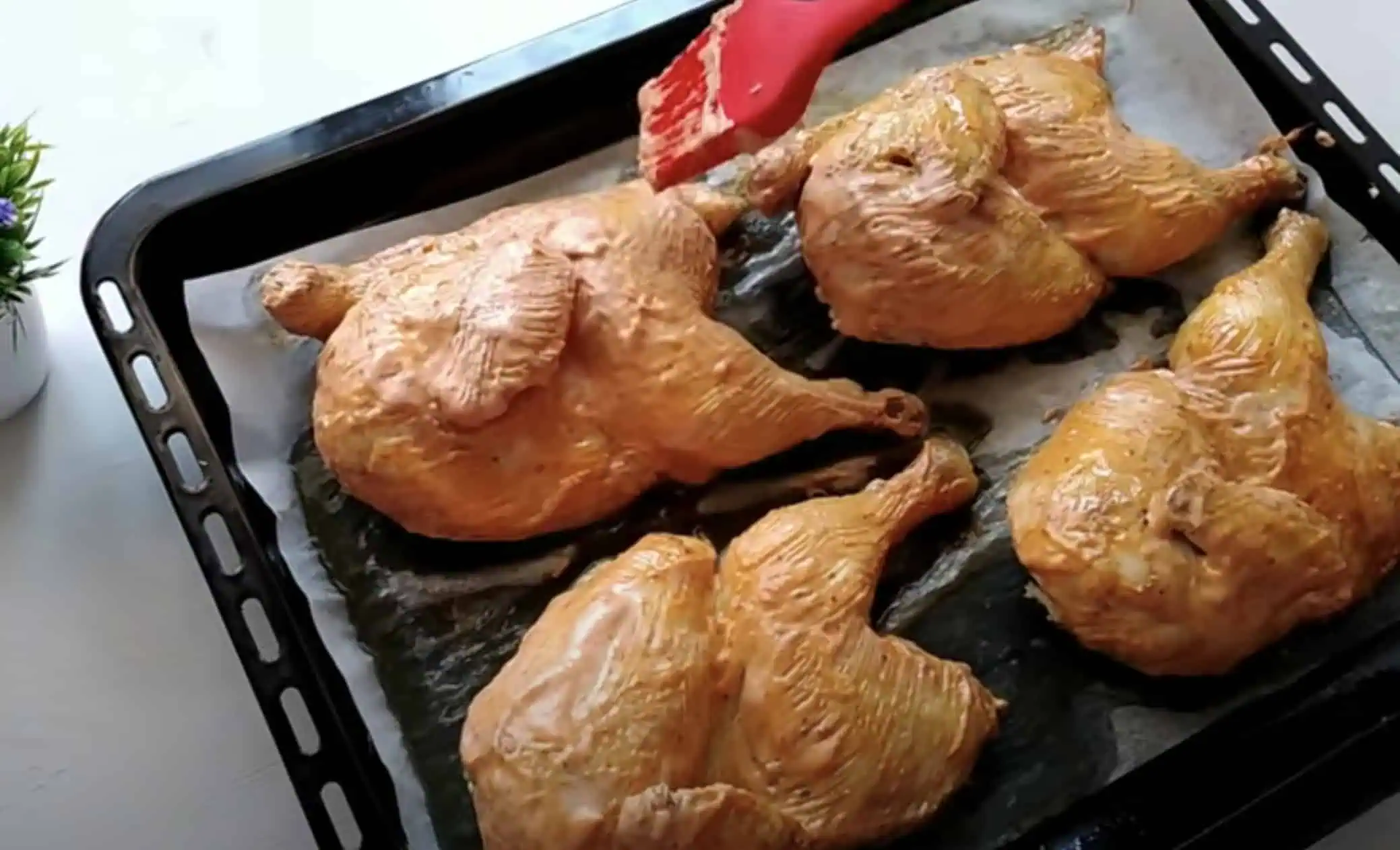 Prečo som to nevedela skôr? Trik šéfkuchára, ako doma pripraviť dokonale chrumkavé a zlatisté KURIATKO – nič lepšie som ešte nejedla!
