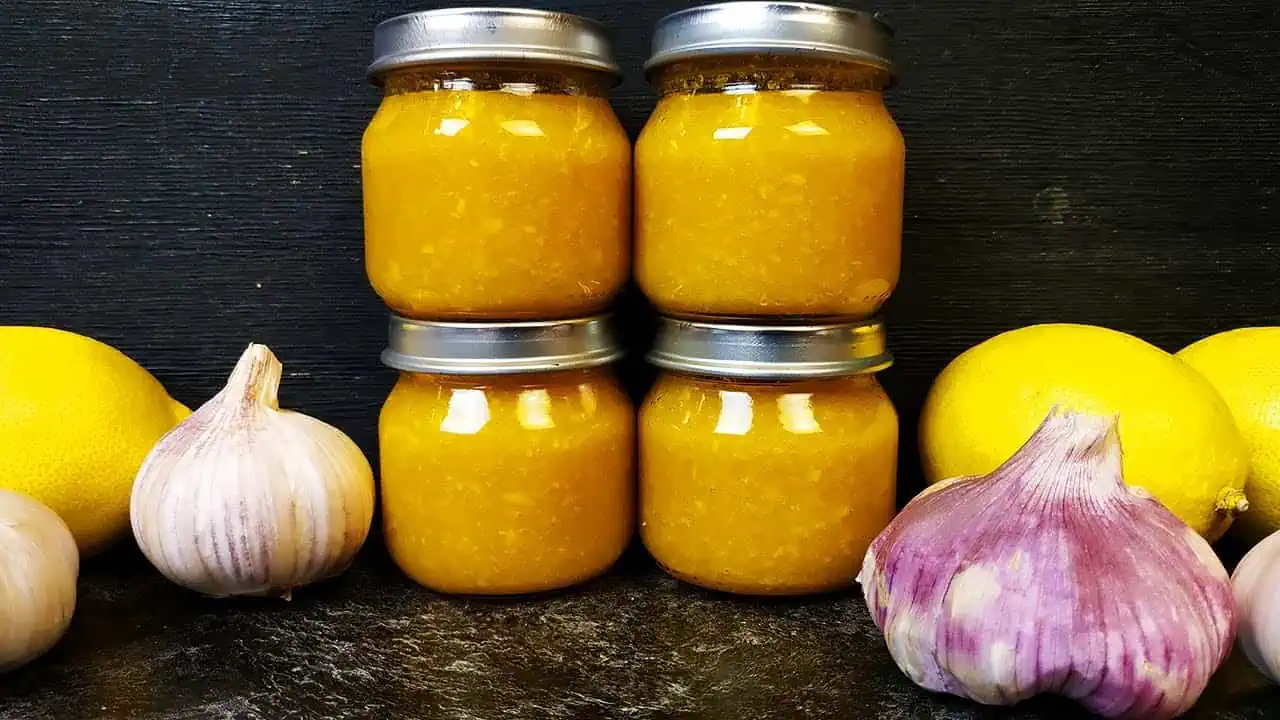 Cesnak, med, kukruma a citrón vás zbaví chrípky, vyliečia kašeľ a vyčistia pľúca od hlienu: Zapíšte si tento RECEPT!