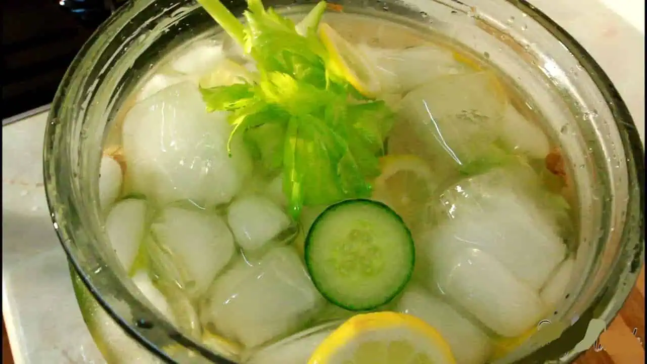 ZELER A CITRÓN znižujú chuť do jedla, roztápajú tuk a čistia črevá od odpadu: Zapíšte si RECEPT!