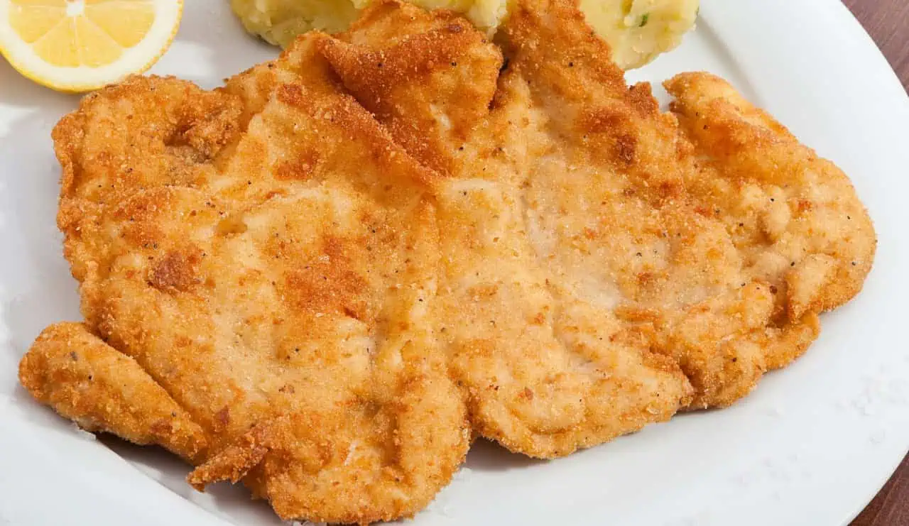 Pri príprave rezňov vymeňte vajcia a múku za túto ingredienciu: Budú jemné a lahodné!