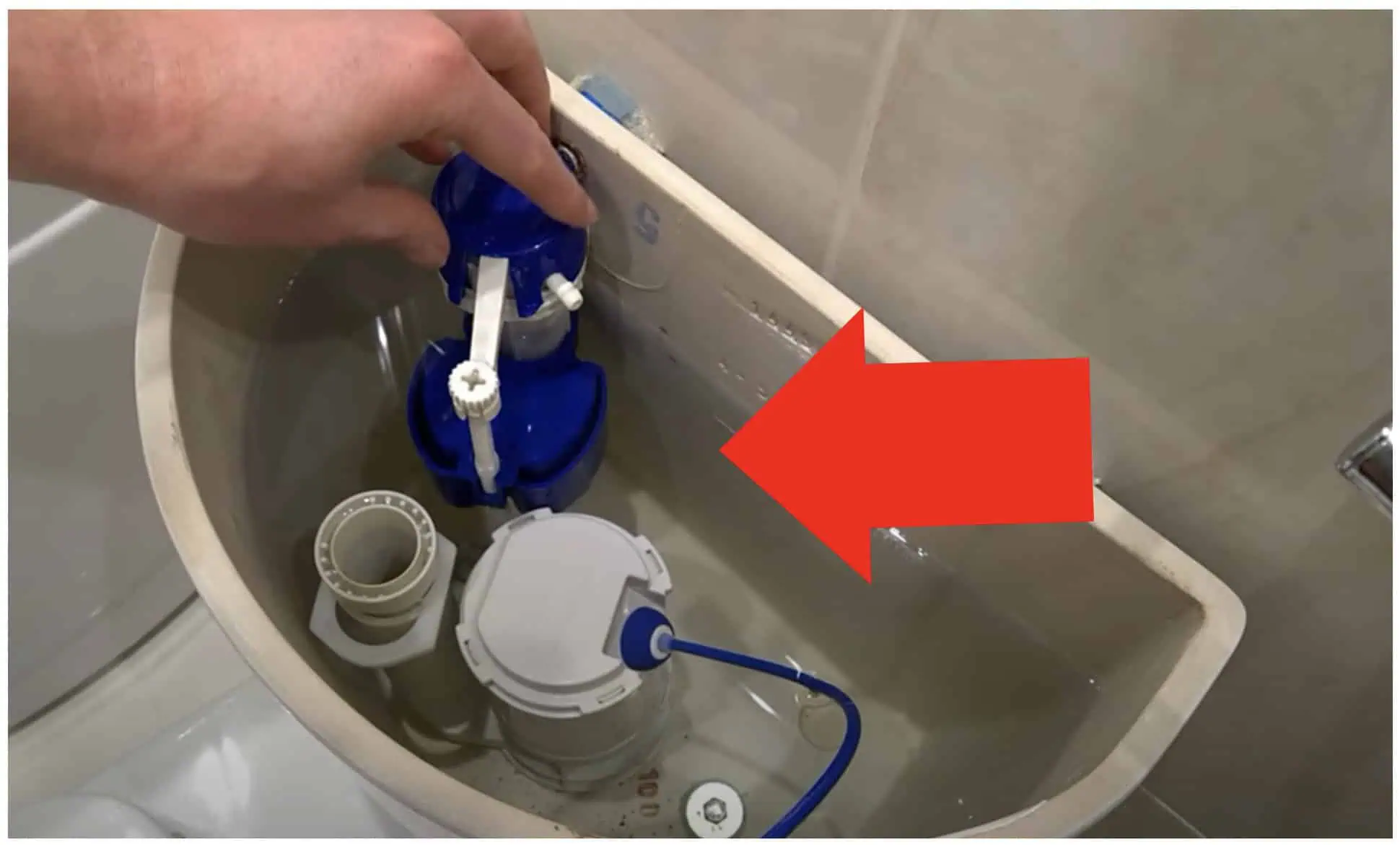 Inštalatér ukázal jednoduchý TRIK, ako opraviť pretekajúce WC: Problém vyriešite za 2 MINÚTY!