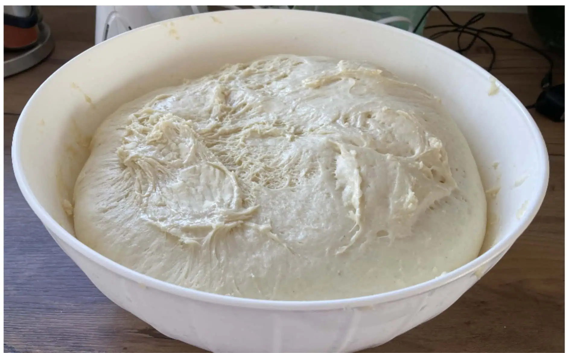 DOKONALÉ cesto na všetko pečivo, ktoré netreba miesiť: Recept mám od preslávanej pekárky, pečiem už LEN z neho!