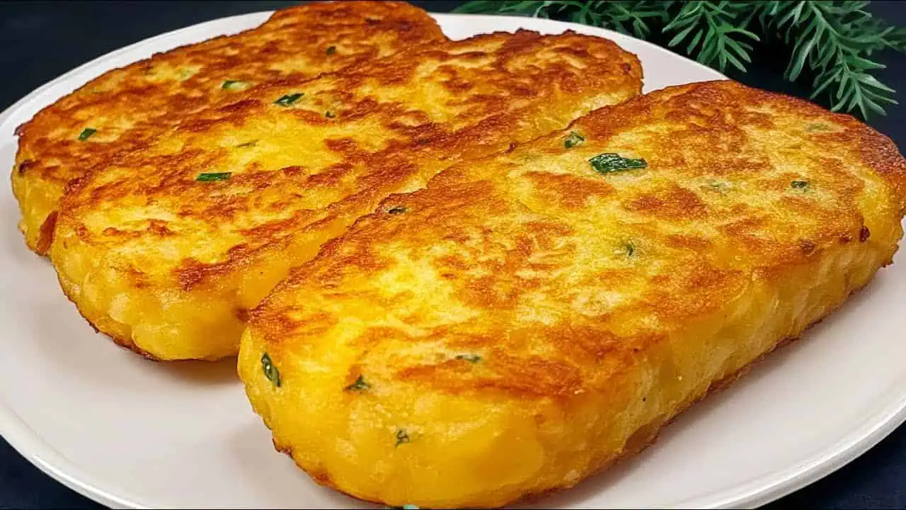 Stačí zmiešať zemiaky a 2 vajíčka: Recept mojej dedinskej babičky ohúril každého!