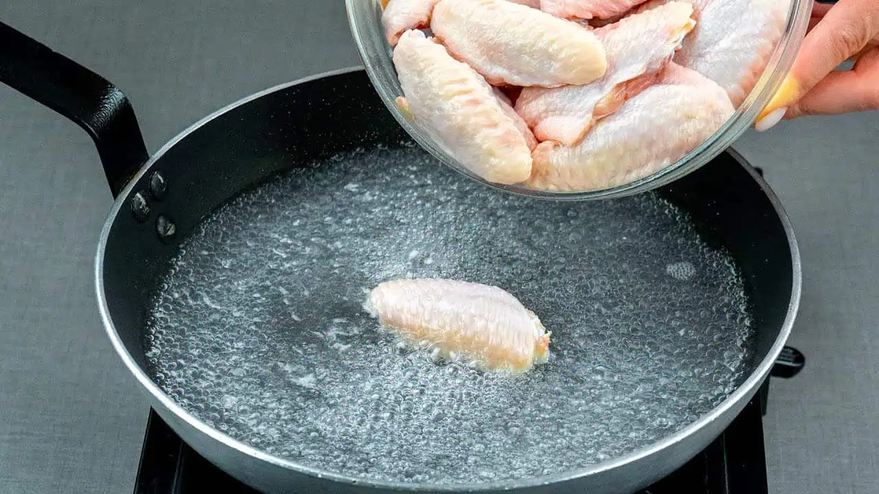 Tajomstvo strašne dobrých kuracích krídel ako z KFC: Niečo tak dobré ste nejedli!