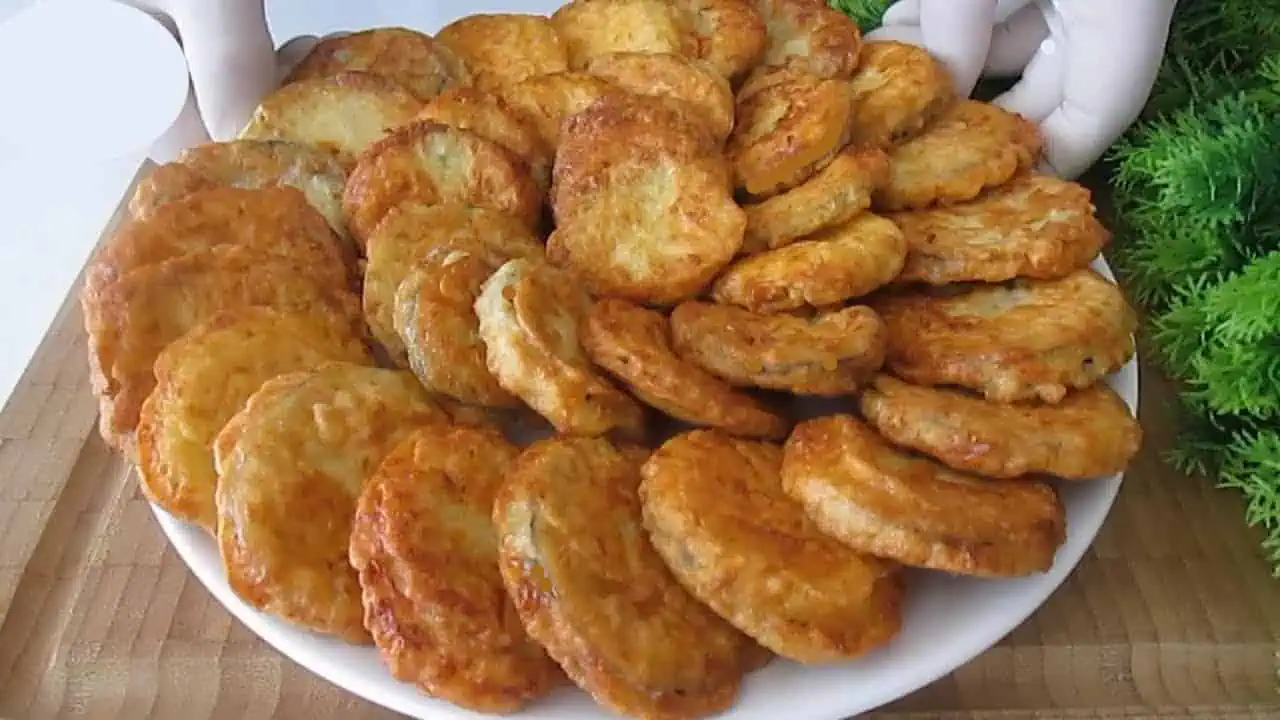 Zemiakové GROŠE so syrom a šunkou (najlepší recept): Príprava na 5 minút, nejde do nich strúhanka ani múka!