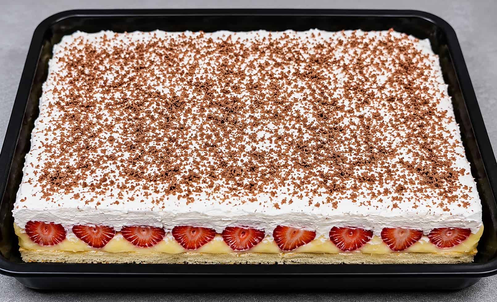 Ľadová jahodová torta bez pečenia: Osviežujúci dezert, ktorý si zamiluje celá rodina!