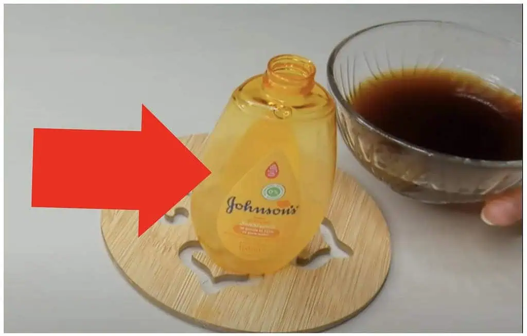 Pridajte LEN toto do obyčajného šampónu a vlasy rastú opäť ako v 20-tke: Domáci TRIK proti vypadávaniu a pre rýchly rast, funguje rýchlo!