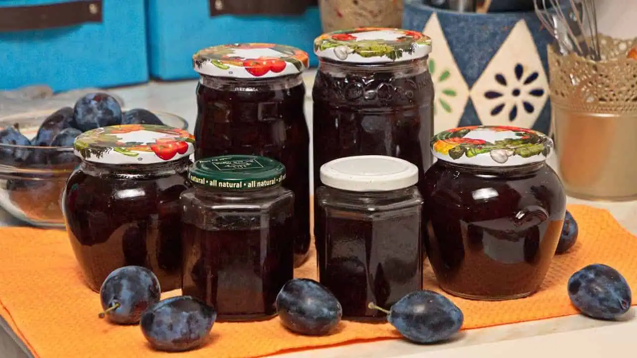 ŽIADNE varenie v hrnci ani chémia: Neprekonateľný recept na SLIVKOVÝ lekvár podľa prababky!