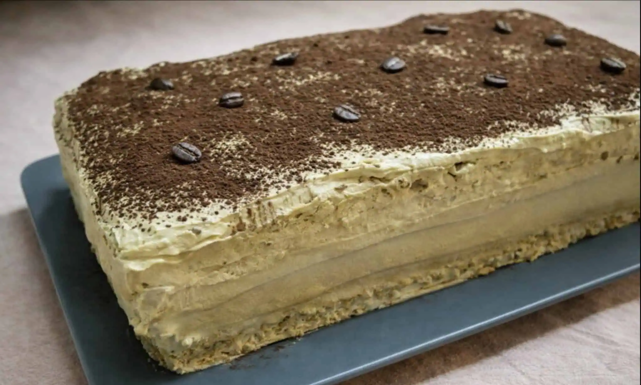 Mascarpone kávová torta: Jemný dezert s bohatou chuťou kávy, ktorý si zamiluje každý milovník sladkého