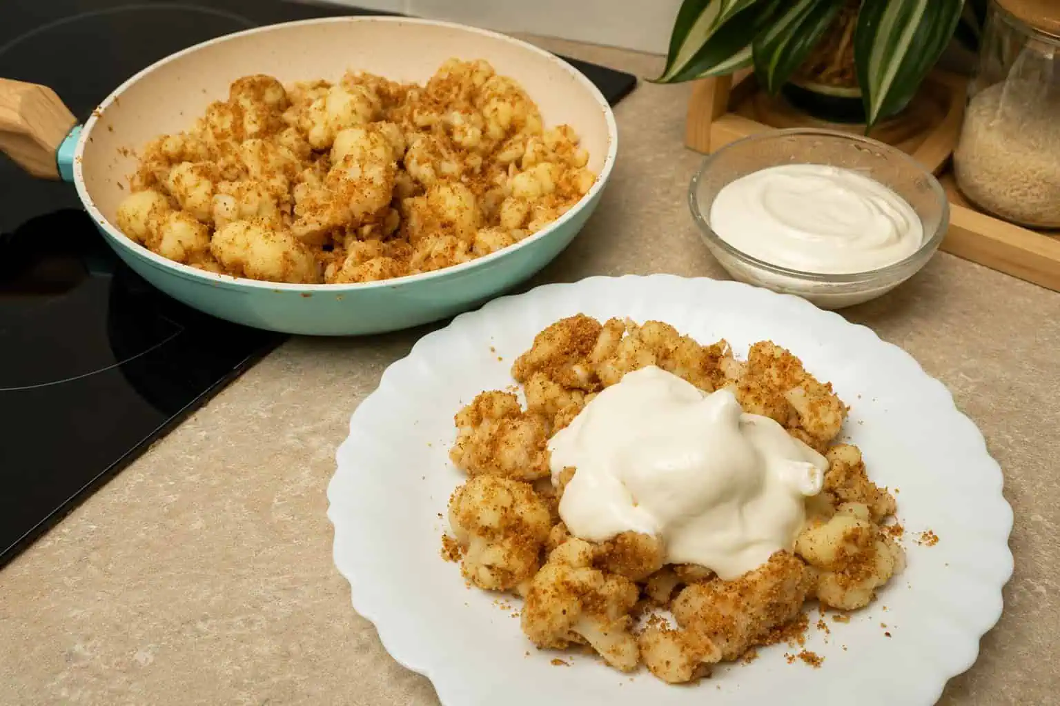 Karfiol v strúhanke BEZ obaľovania a smaženia: Jednoduchý recept, s ktorým hneď zabudnete na vyprážaný karfiol!