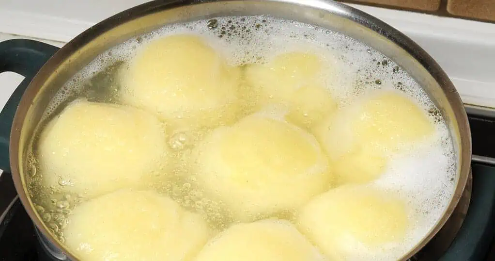 Jednoduchý TRIK, ako uvariť zemiaky dvakrát rýchlejšie!