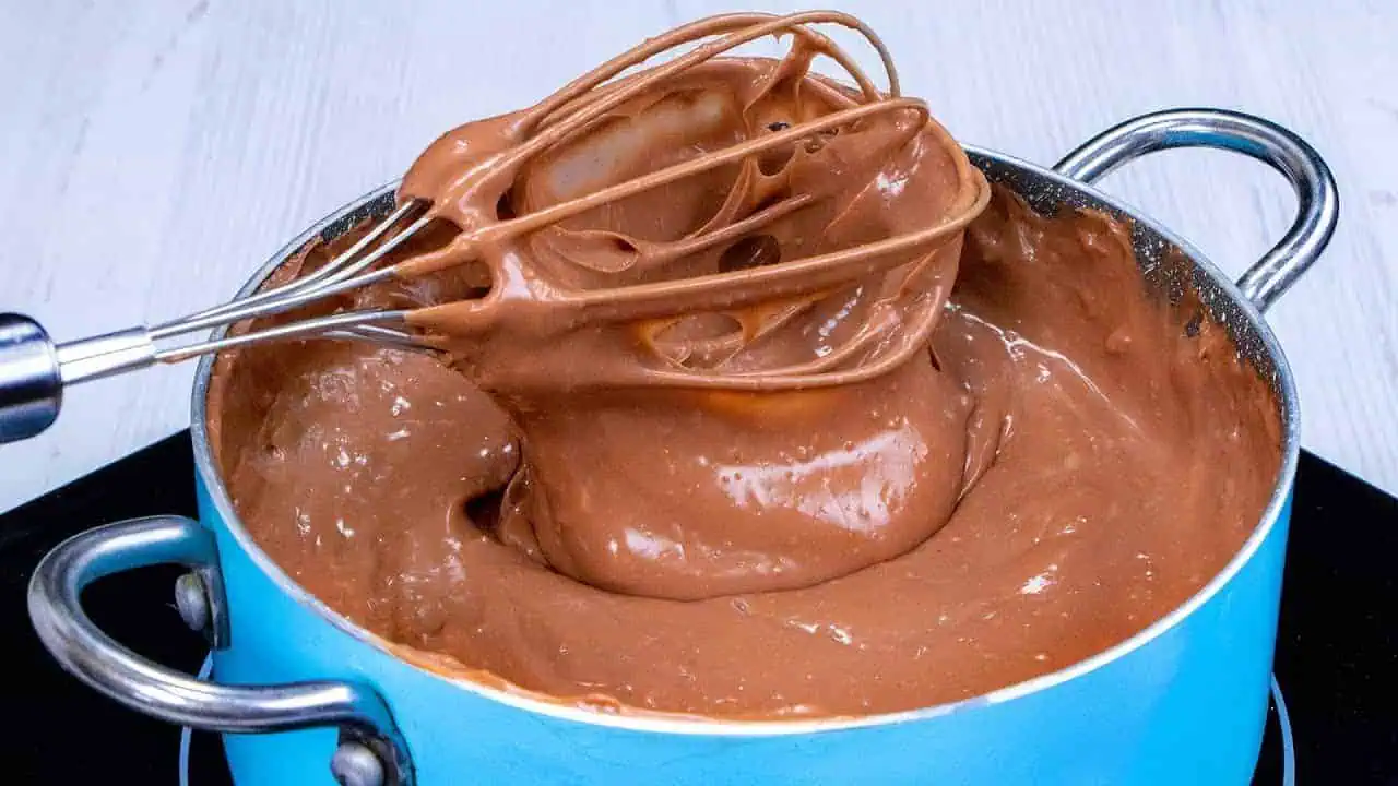 Recept na tento čokoládový KRÉM mám ešte z čias socializmu a je najlepší: Dávam ho do torty, koláčov aj na studené poháre!
