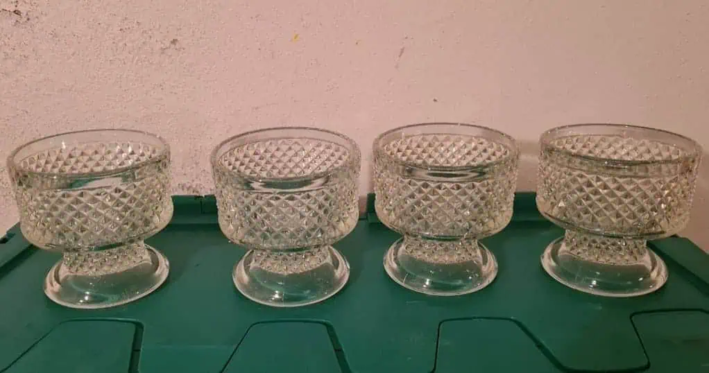 Máte doma takéto retro poháre? V komode sa vám možno váľajú kusy za STOVKY EUR: Zberatelia o ne doslova žobrú!